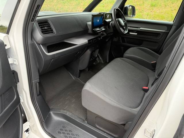 2023 Volkswagen ID. Buzz Cargo 150kW Commerce 77kWh Auto