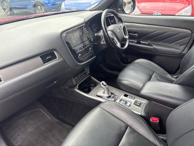 2018 Mitsubishi Outlander 2.4h TwinMotor 13.8kWh 4h CVT 4WD Euro 6 (s/s) 5dr