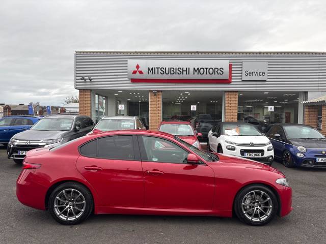 2016 Alfa Romeo Giulia 2.2 TD Super Saloon 4dr Diesel Auto Euro 6 (s/s) (180 ps)