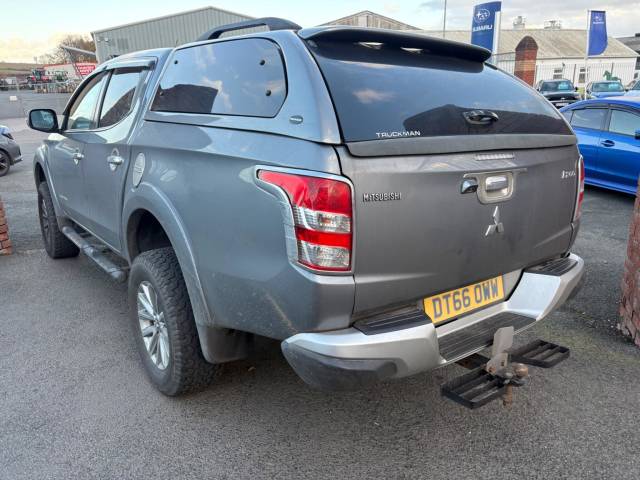 2017 Mitsubishi L200 2.4 DI-D DC Barbarian Pickup Double Cab 4dr Diesel Manual 4WD Euro 5 (178 ps)