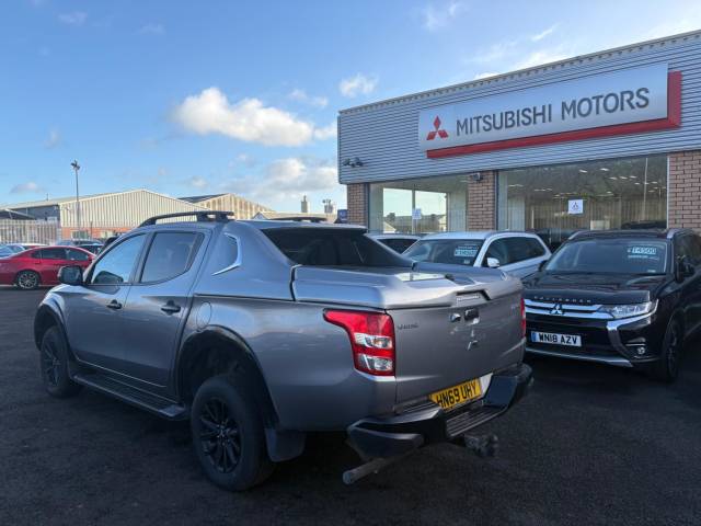 2019 Mitsubishi L200 2.4 Double Cab DI-D 181 Barbarian Black 4WD