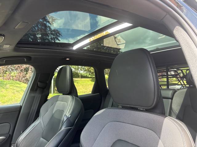 2021 Volvo XC60 2.0h T8 Recharge 11.6kWh R-Design Pro Auto AWD Euro 6 (s/s) 5dr