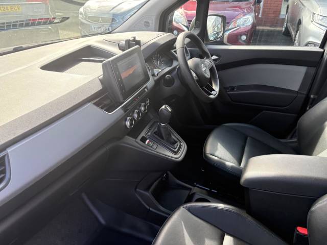 2024 Nissan Townstar 90kW Tekna Van Auto 45kWh