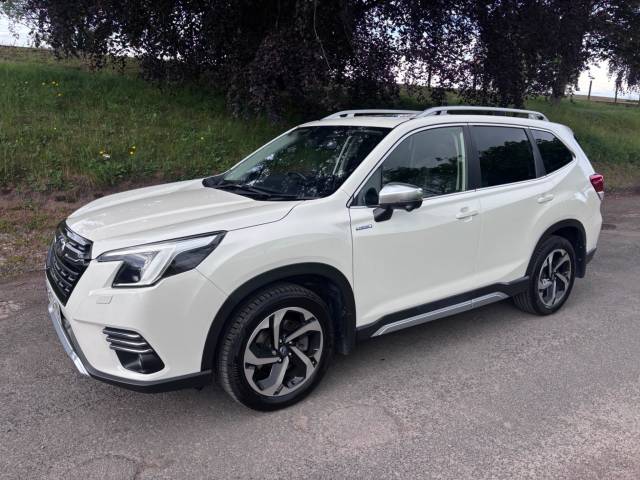 Subaru Forester 2.0i e-Boxer XE Premium 5dr Lineartronic Estate Petrol/Electric Hybrid WHITE