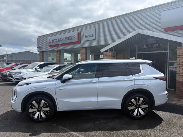 2026 Mitsubishi Outlander 2.4 22.7kWh Diamond CVT 4WD Euro 6 (s/s) 5dr