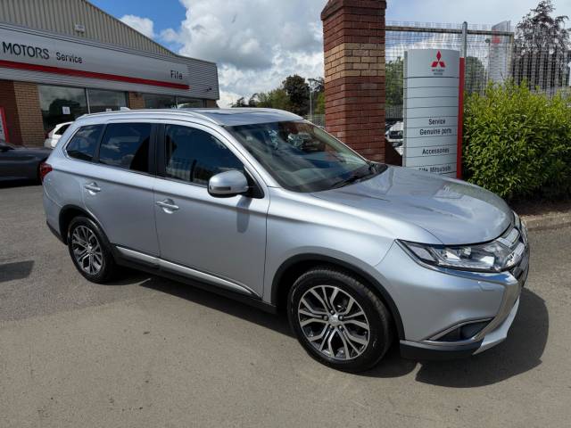 Mitsubishi Outlander 2.2 DI-D 4 4WD Euro 6 (s/s) 5dr SUV Diesel Silver