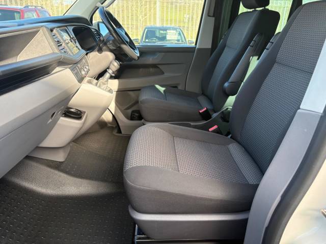2022 Volkswagen Transporter 2.0 TDI T32 Highline Kombi FWD SWB Euro 6 (s/s) 5dr