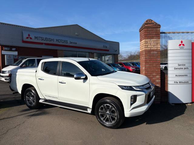 Mitsubishi L200 2.2 DI-D DC Barbarian 4WD Euro 6 (s/s) 4dr Pickup Diesel Polar White