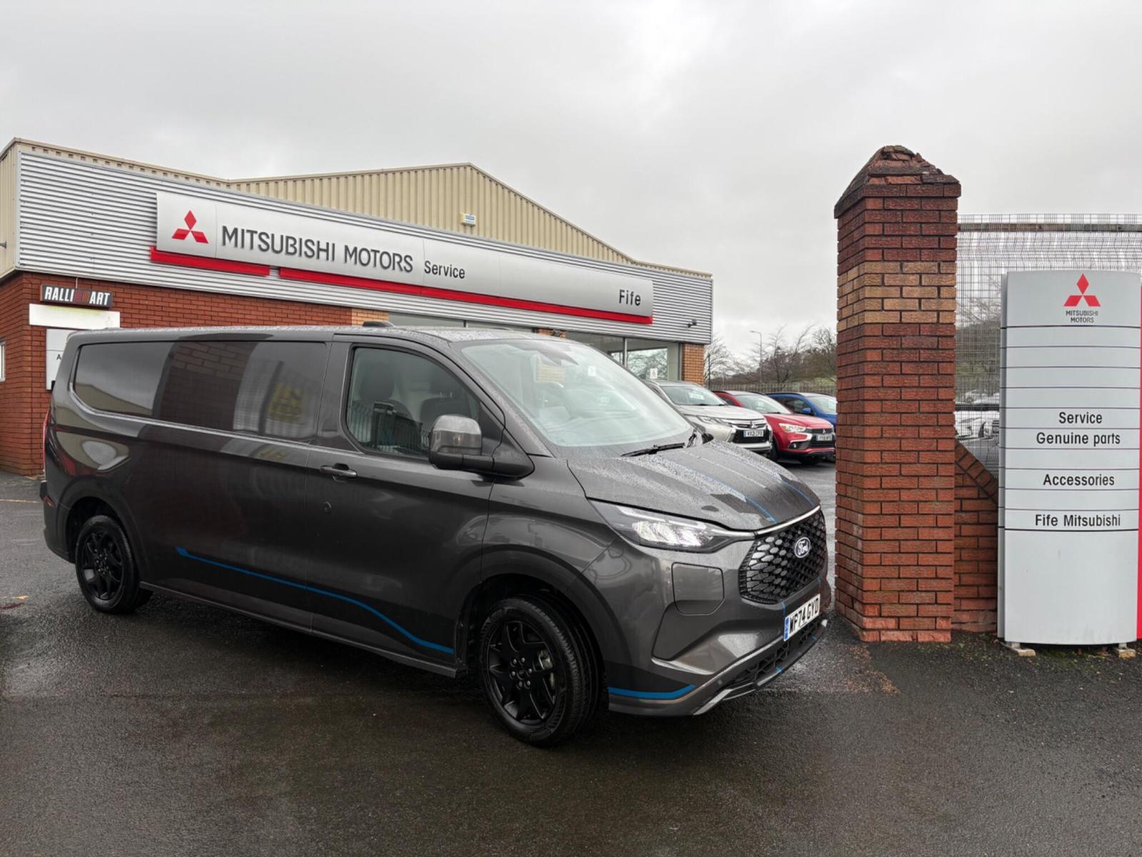 2024 Ford E-Transit Custom