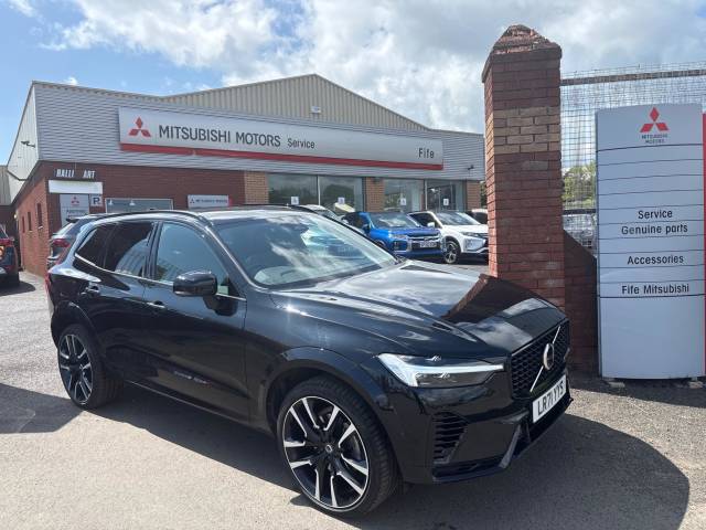 Volvo XC60 2.0h T8 Recharge 11.6kWh R-Design Pro Auto AWD Euro 6 (s/s) 5dr SUV Petrol Plug-in Hybrid Black