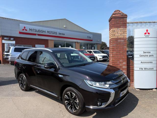 Mitsubishi Outlander 2.0h 12kWh 5h CVT 4WD Euro 6 (s/s) 5dr SUV Petrol Plug-in Hybrid Ruby Black