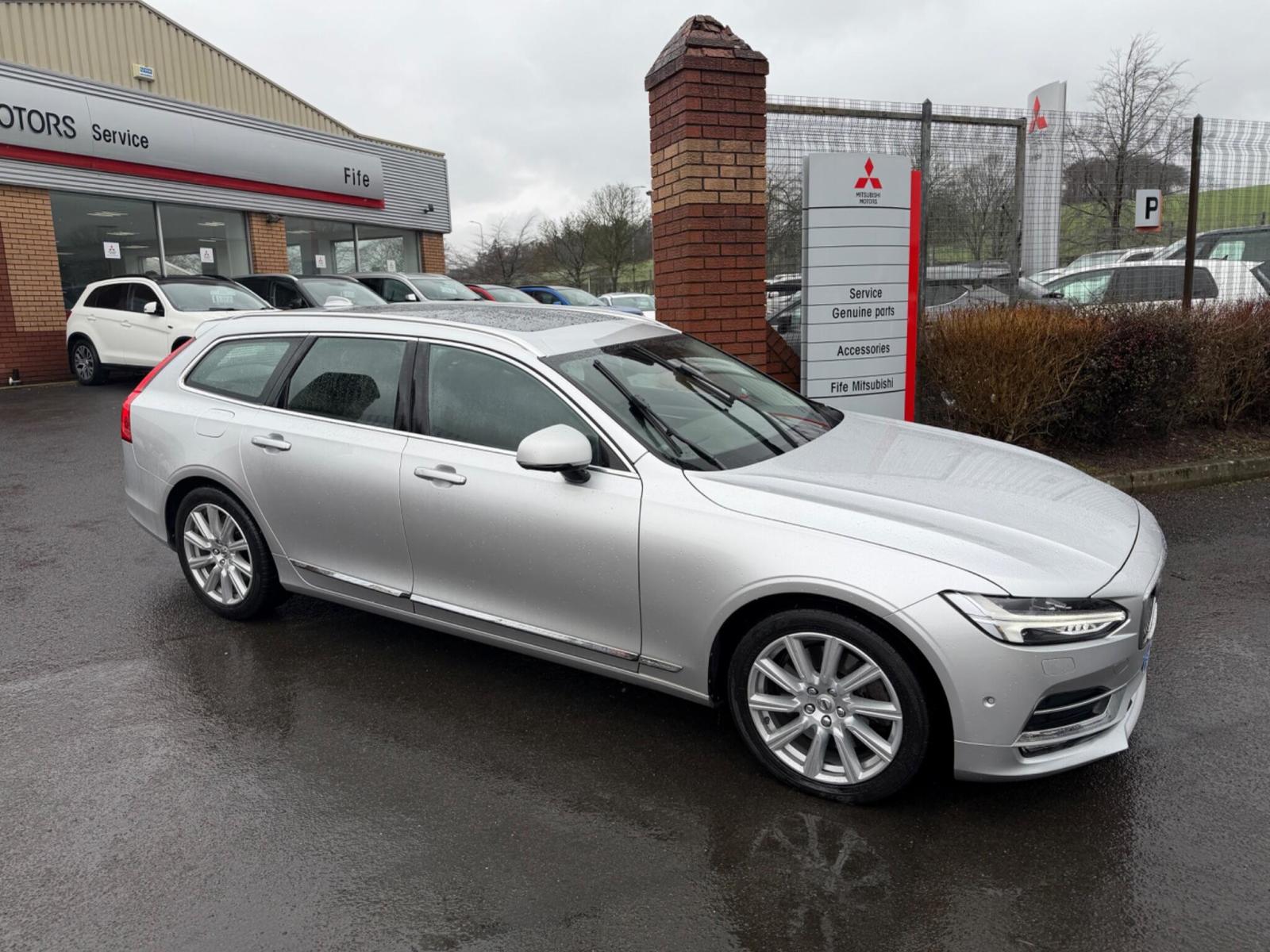 2017 Volvo V90