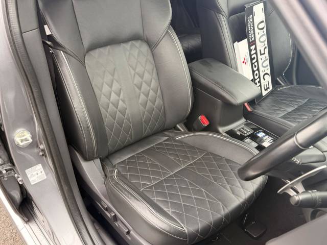 2019 Mitsubishi Outlander 2.4h TwinMotor 13.8kWh Exceed Safety CVT 4WD Euro 6 (s/s) 5dr