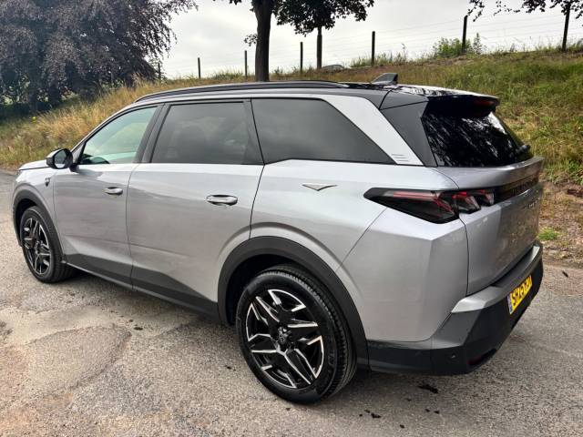 2025 Peugeot 5008 1.2 Hybrid 136 GT 5dr e-DSC6