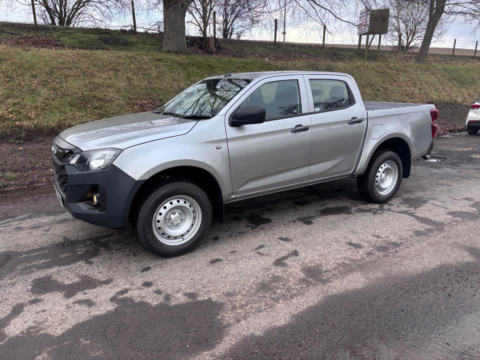 2025 Isuzu D-max