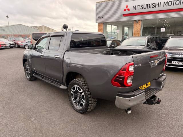 2021 Toyota Hilux 2.8 D-4D Invincible 4WD Euro 6 (s/s) 4dr