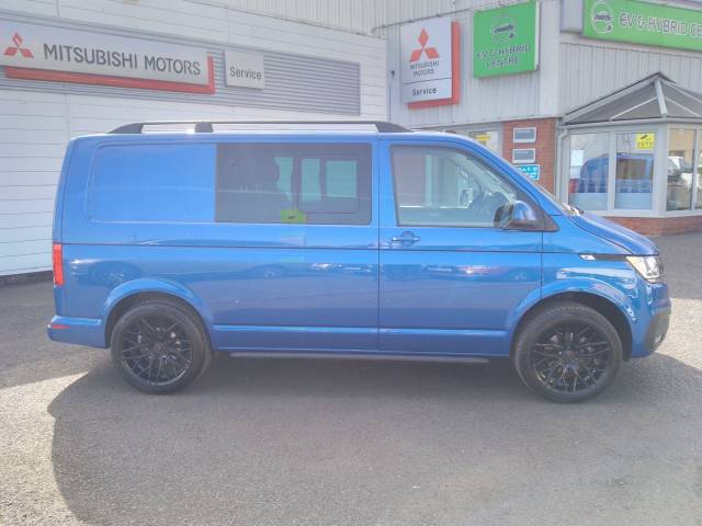 Volkswagen Transporter 2.0 TDI T30 Highline Kombi Double Cab 5dr Diesel DSG FWD SWB Euro 6 (s/s) (150 ps) Combi Van Diesel Blue