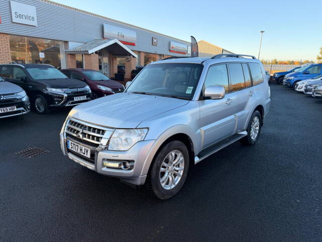 2017 Mitsubishi Shogun 3.2 DI-DC SG3 SUV 5dr Diesel Auto 4WD Euro 6 LWB (187 ps)