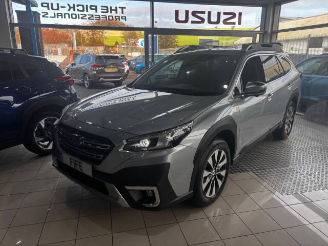 Subaru Outback 2.5i Touring 5dr Lineartronic Estate Petrol Gold